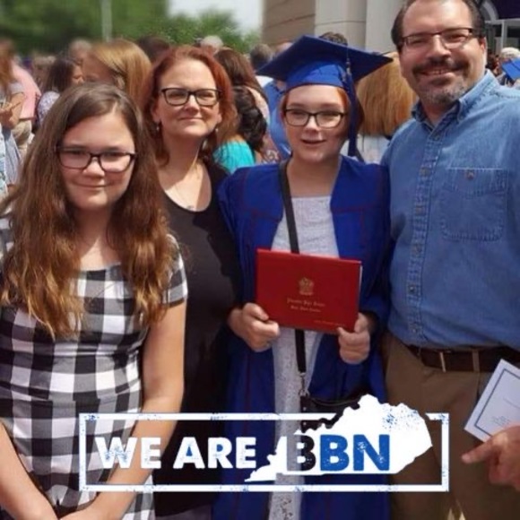 Meet your Posher, Laura - Picture 1 of 1